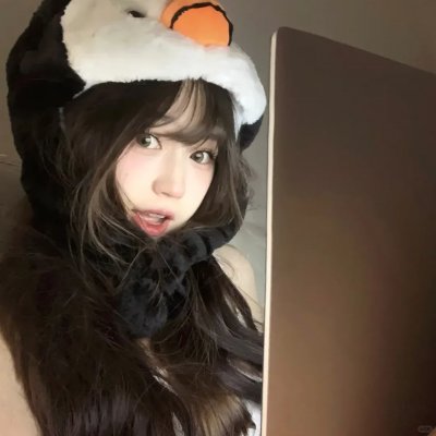 院子里的女人